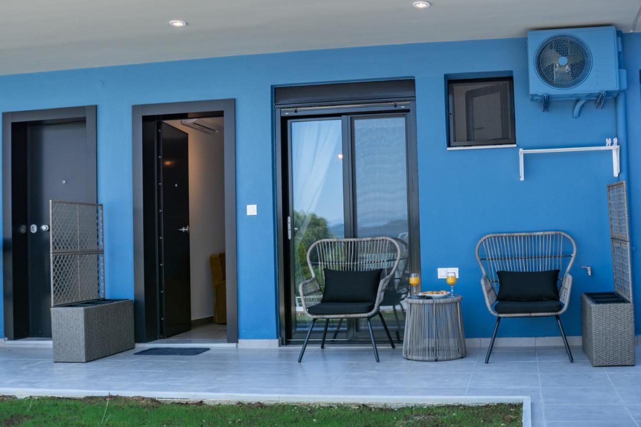 Anelia'S And Lydia'S Design Apartments Swimming Pool Nikiana Exterior photo